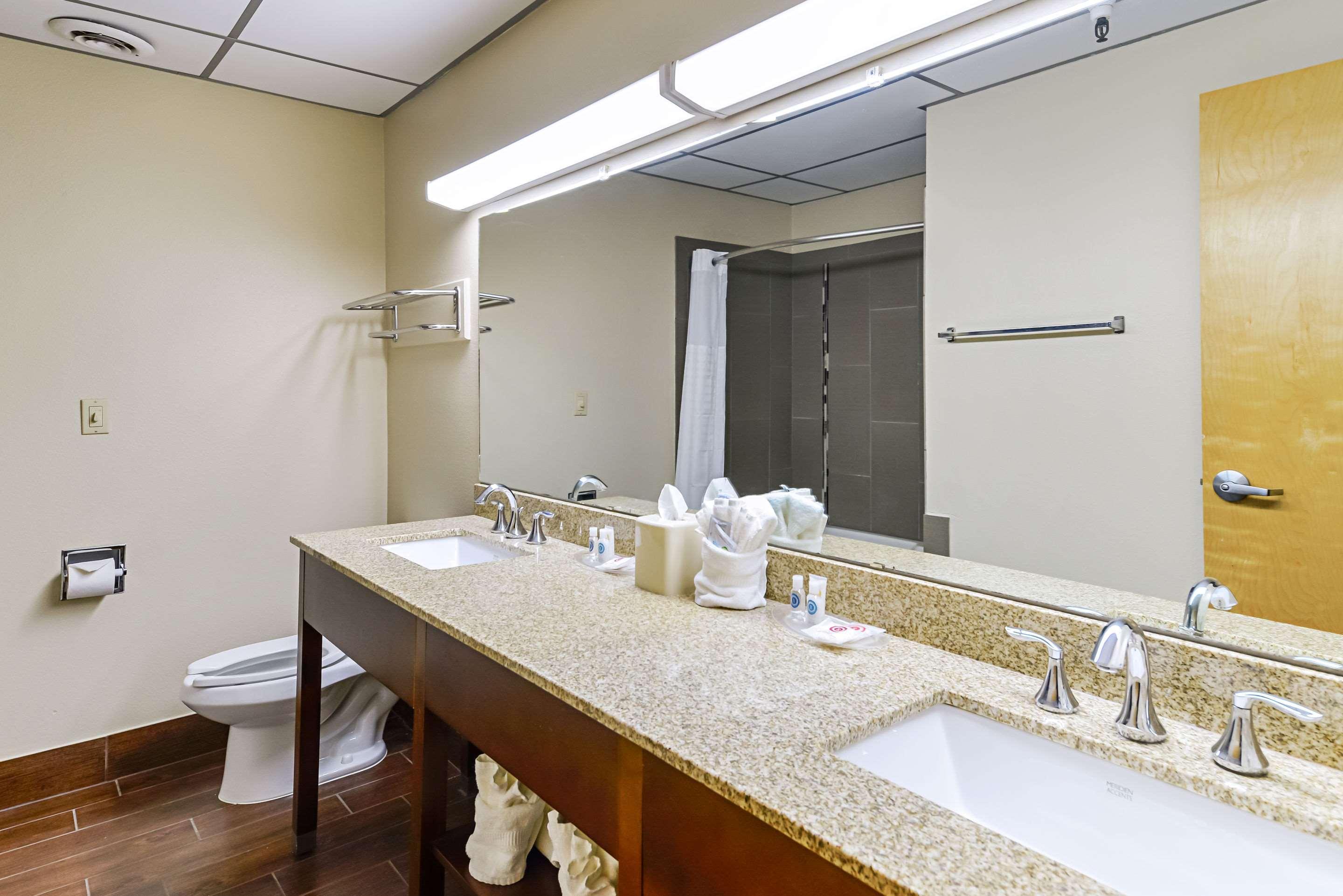 Quality Suites Lubbock Exterior photo