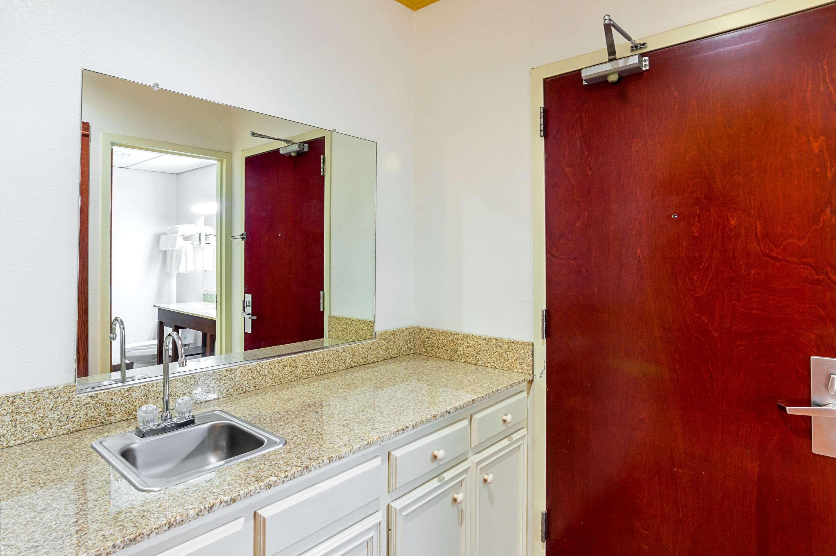Quality Suites Lubbock Exterior photo