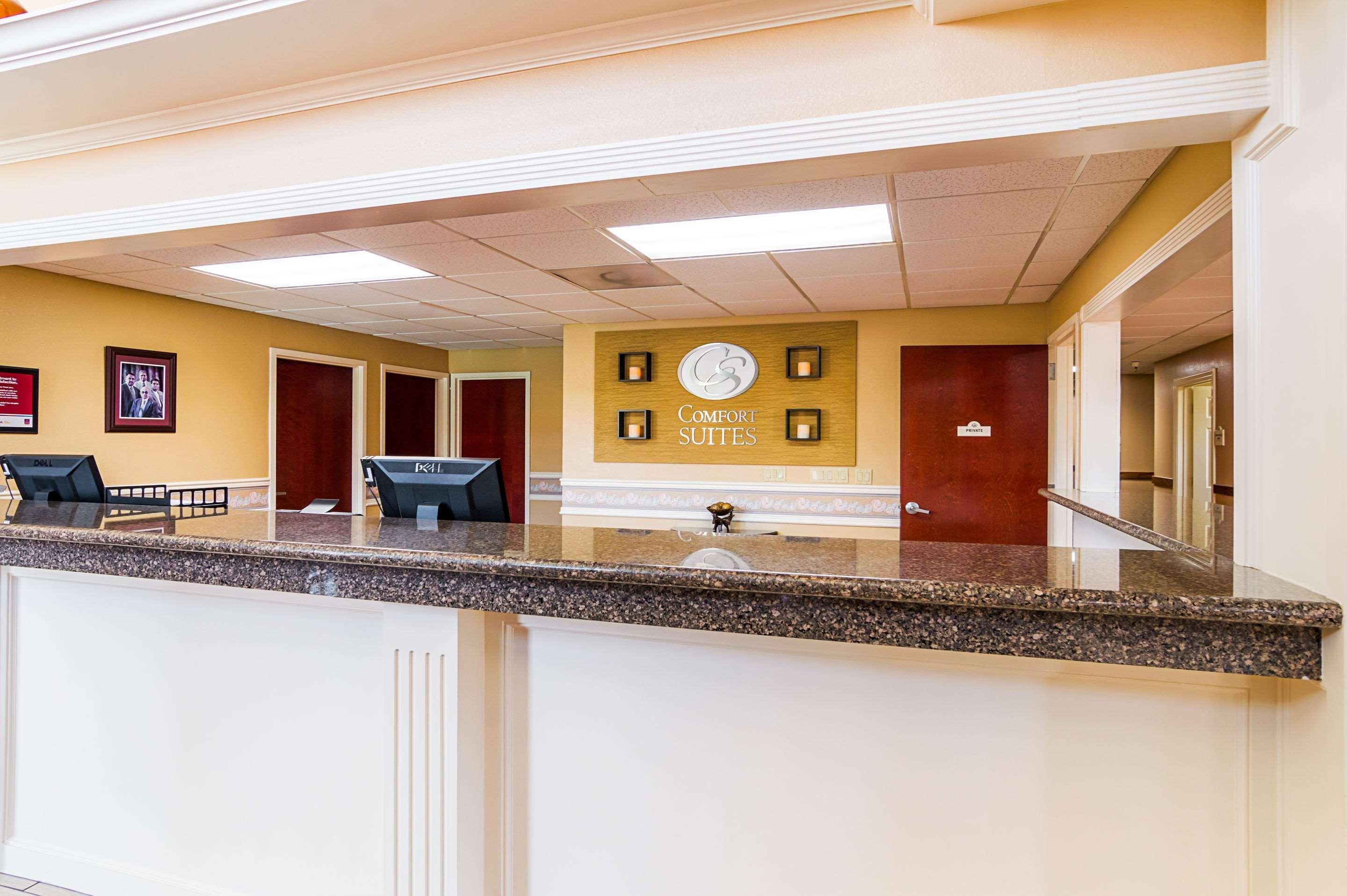 Quality Suites Lubbock Exterior photo