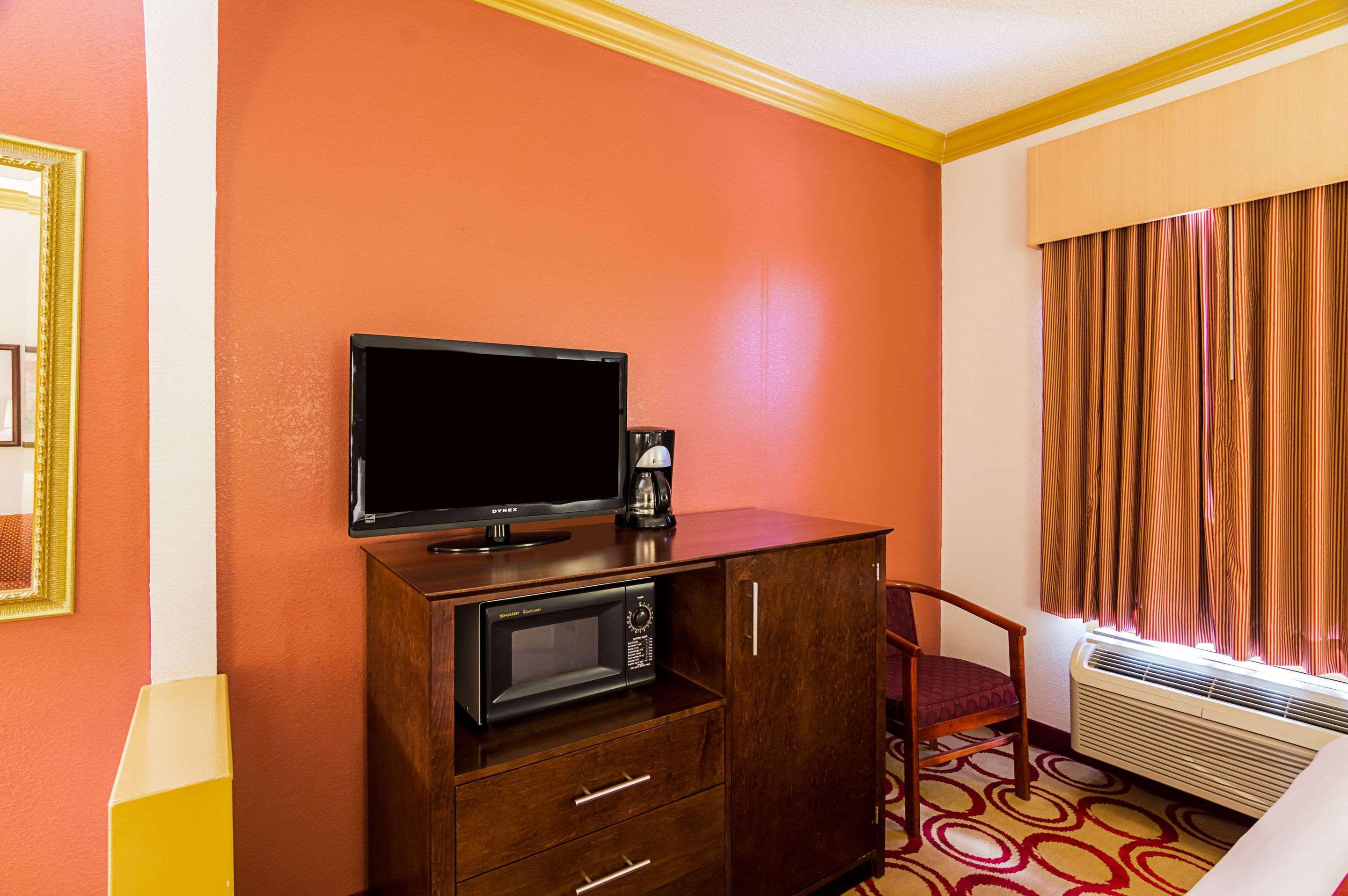 Quality Suites Lubbock Exterior photo