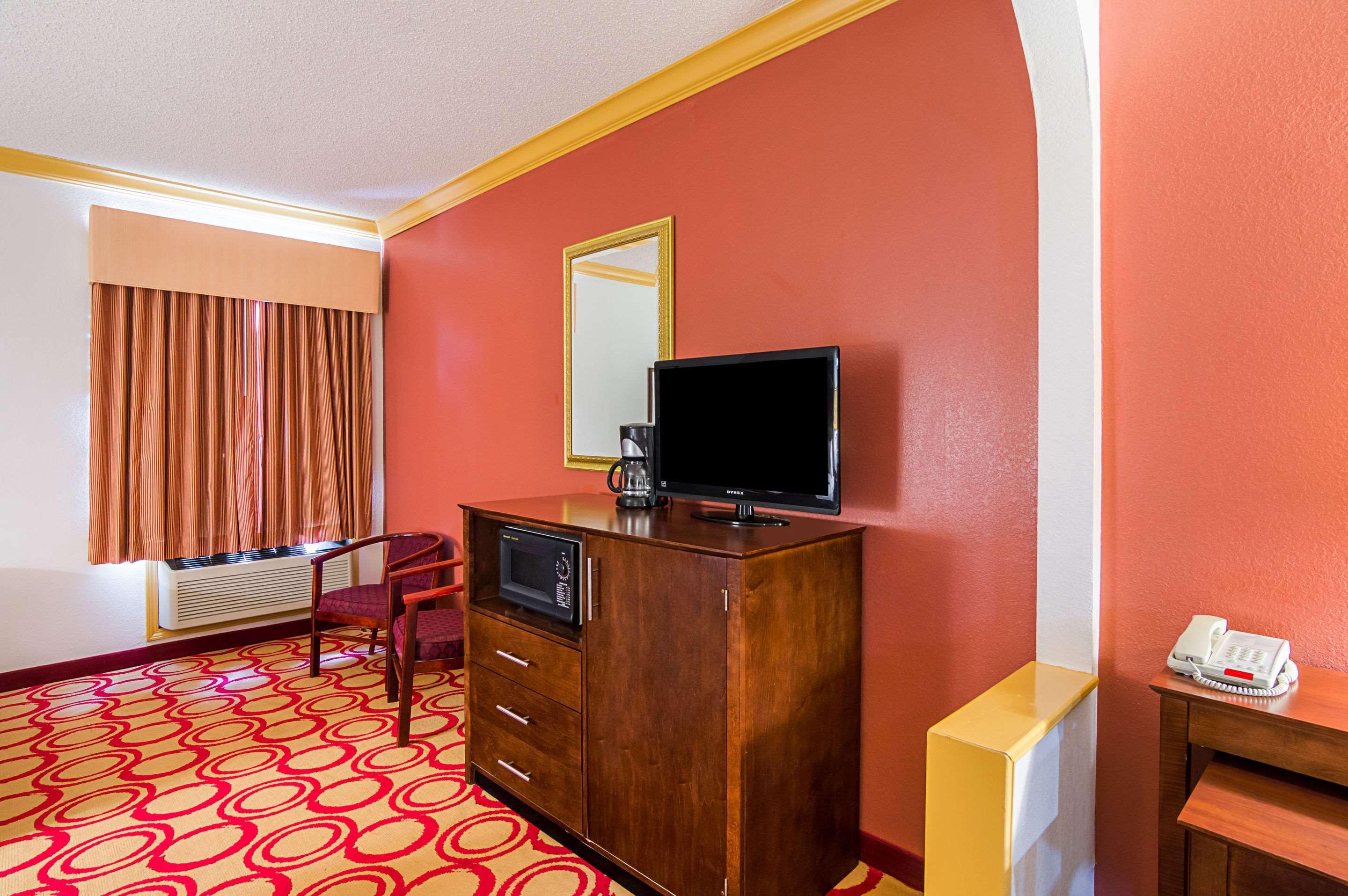 Quality Suites Lubbock Exterior photo